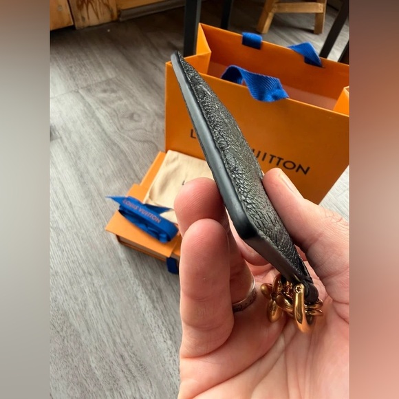 Louis Vuitton LV Charms Card Holder - Picture 13 of 16